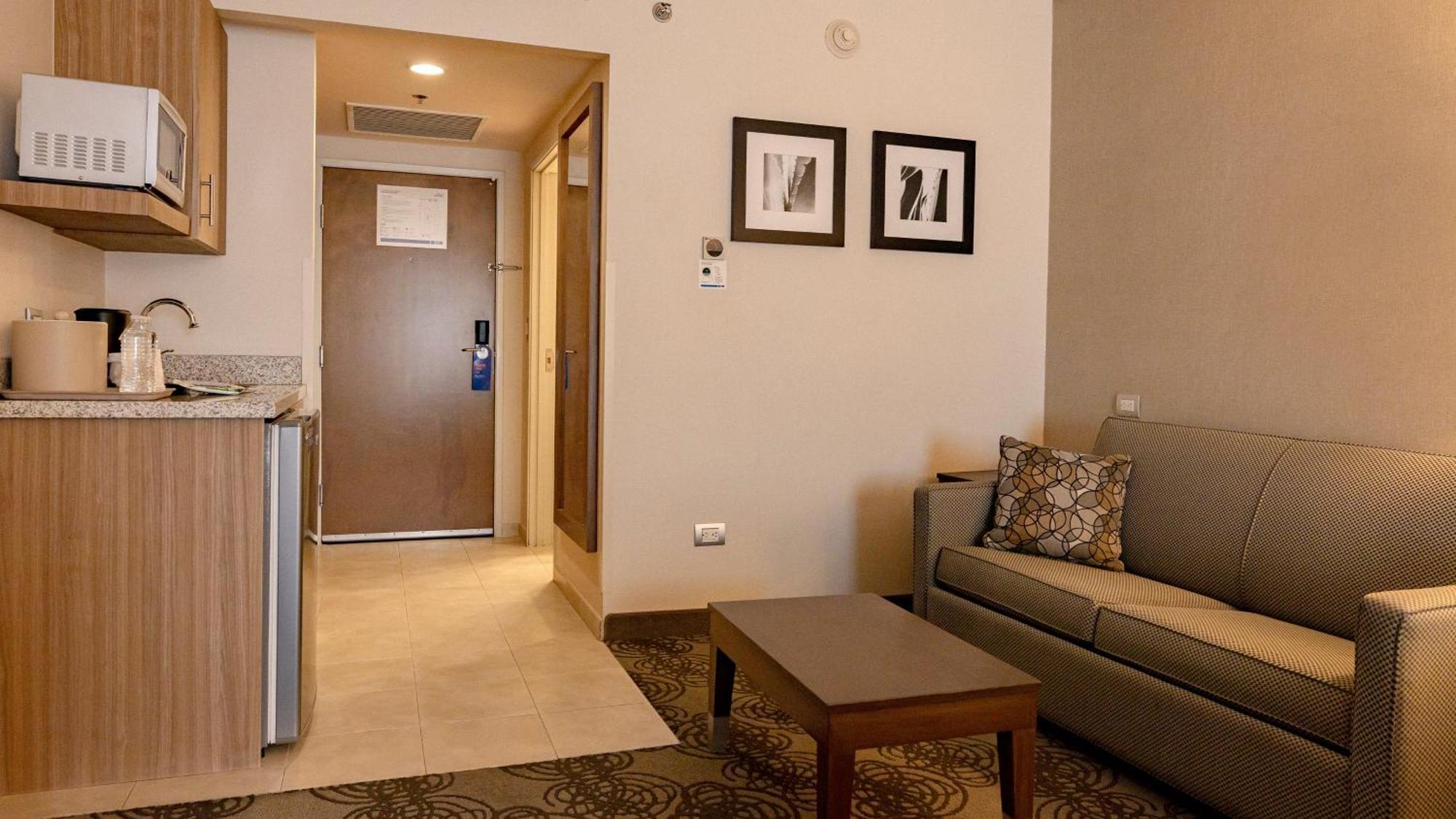 Holiday Inn Express & Suites Chihuahua Juventud By Ihg Extérieur photo
