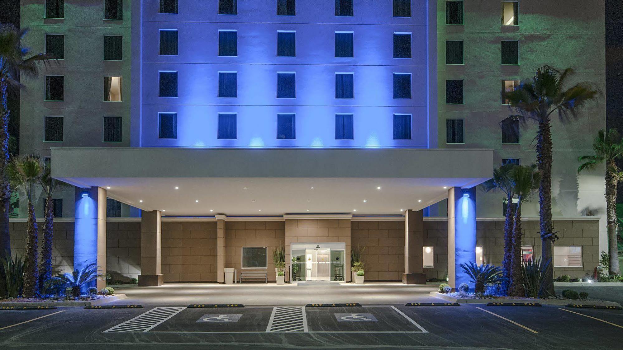 Holiday Inn Express & Suites Chihuahua Juventud By Ihg Extérieur photo